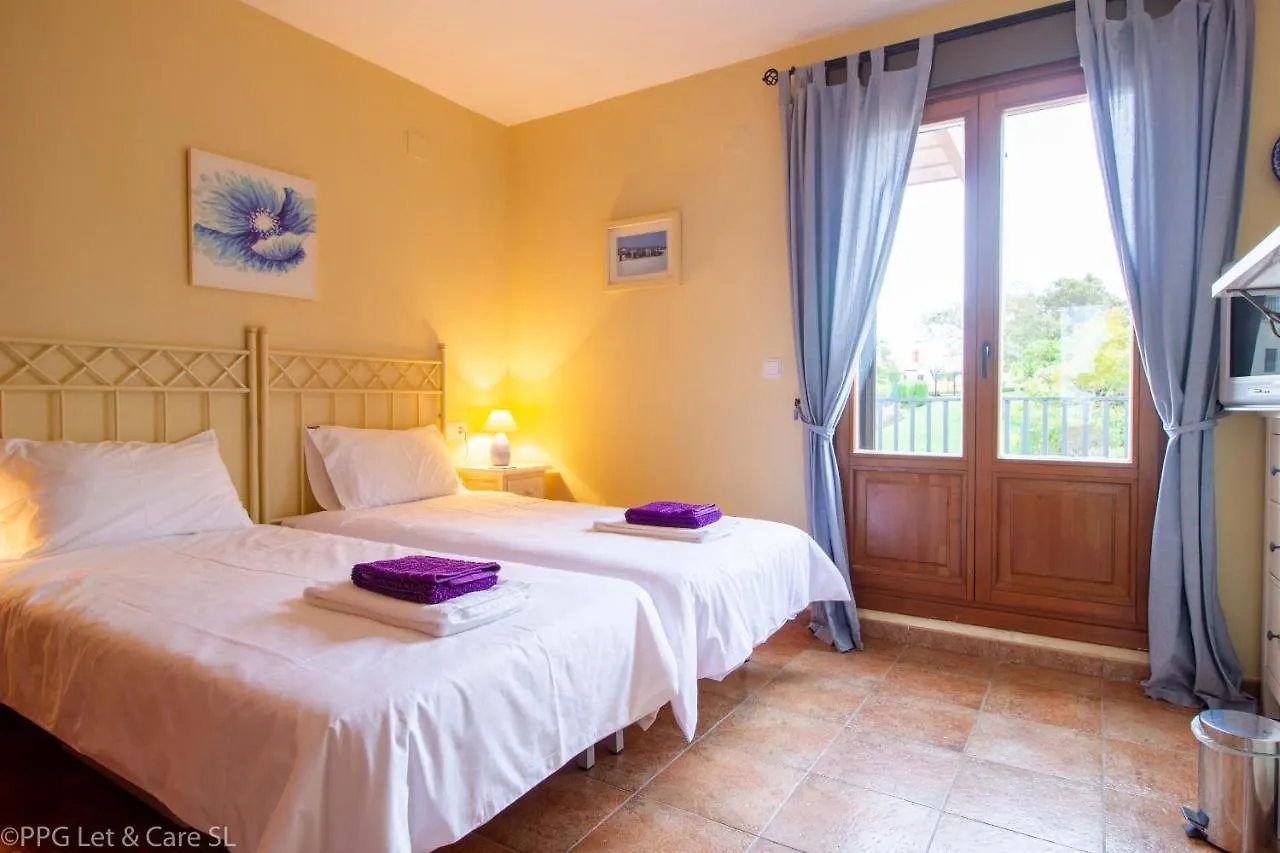 Comoda Casa Con Puerta A La Piscina Ayamonte Spain
