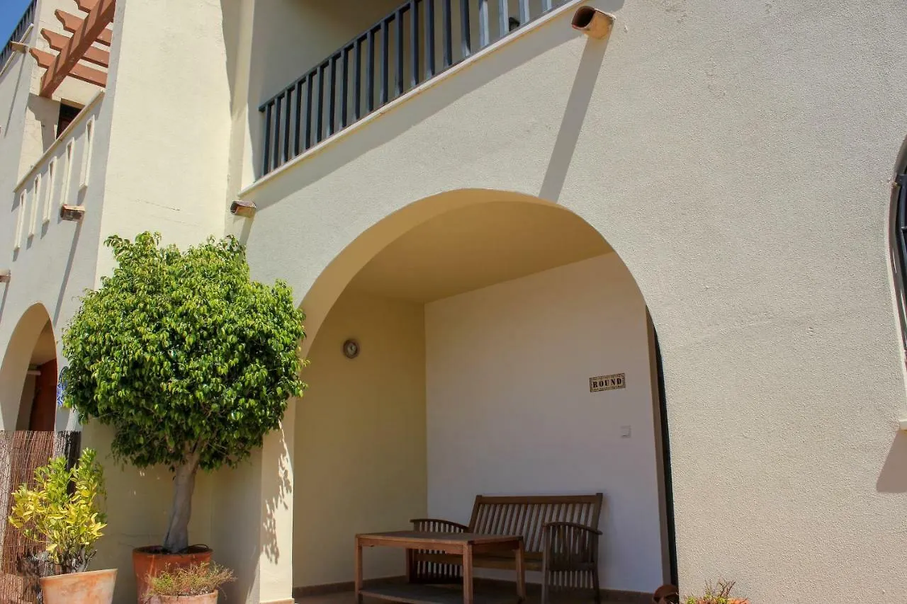 Comoda Casa Con Puerta A La Piscina Ayamonte